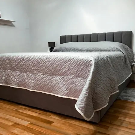 Kodra تيرانا